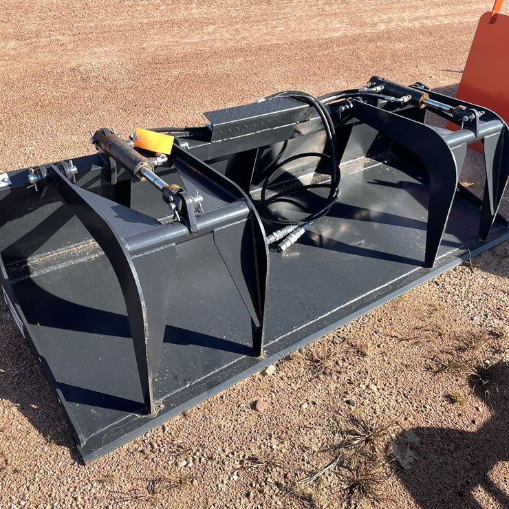 #4083 • 84" Smooth Faced Grapple Bucket Attachment