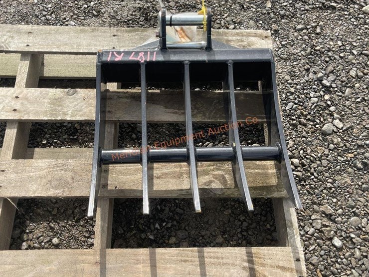 ir-mini-excavator-rake-image-4