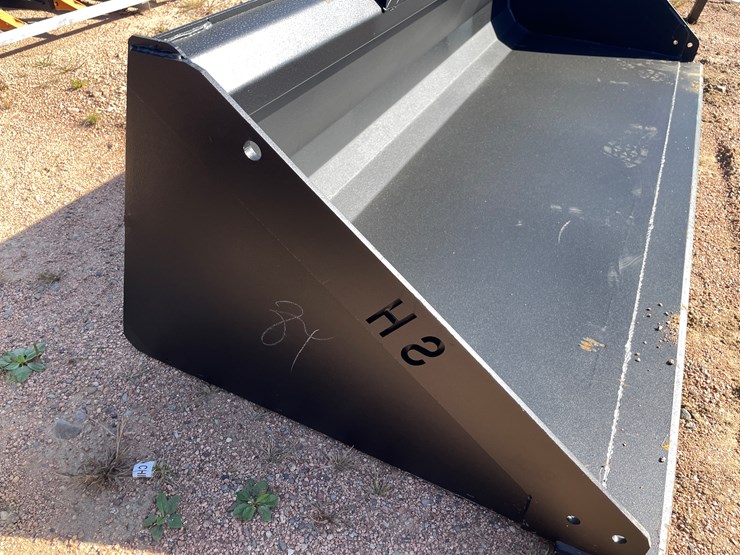 #4104-•-84"-bucket-attachment-image-2