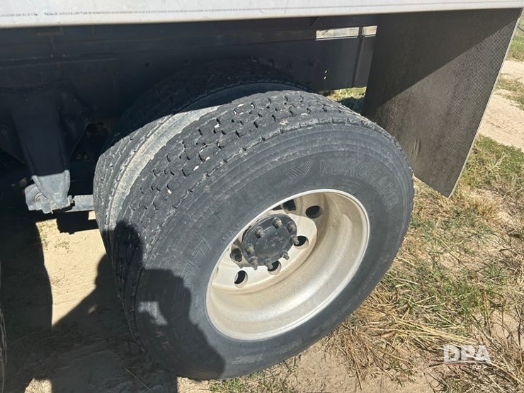 2006-freightliner-century-dry-truck-(cp1180-unit-16052)-image-15