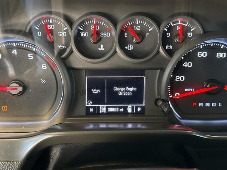 2021-chevrolet-silverado-2500hd-image-17