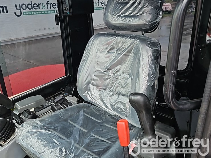 2012-kubota-kx161-image-31