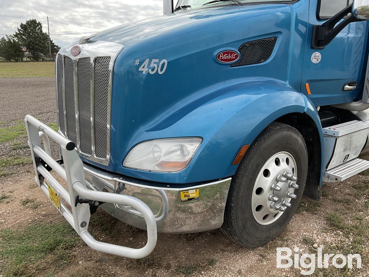 2020-peterbilt-579-image-10