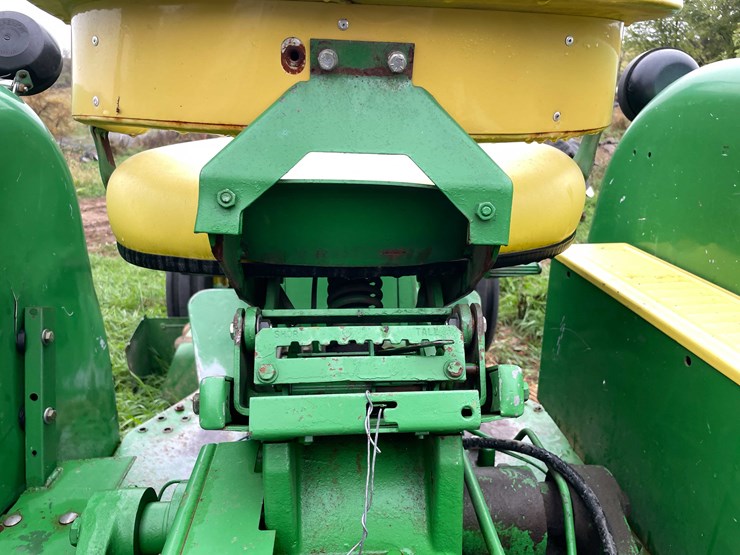 john-deere-3010-image-6