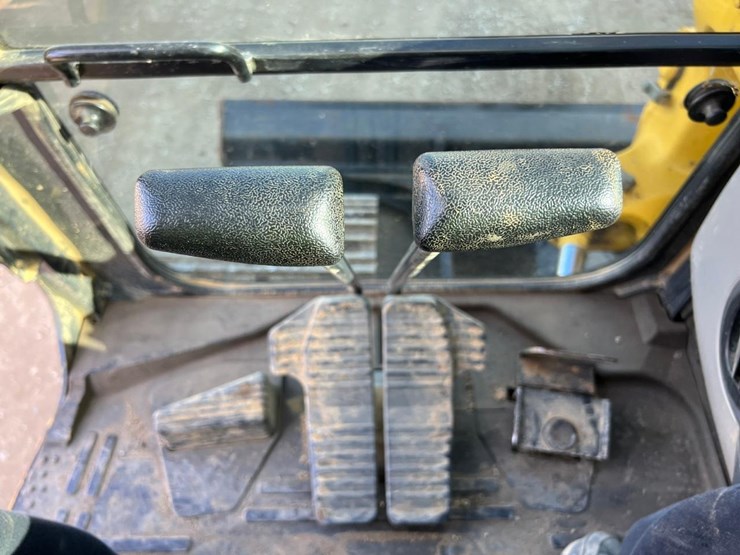 komatsu-pc88mr-11-image-40