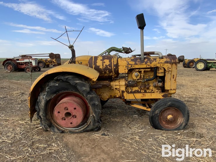 minneapolis-moline-403c-4-2wd-tractor-image-4