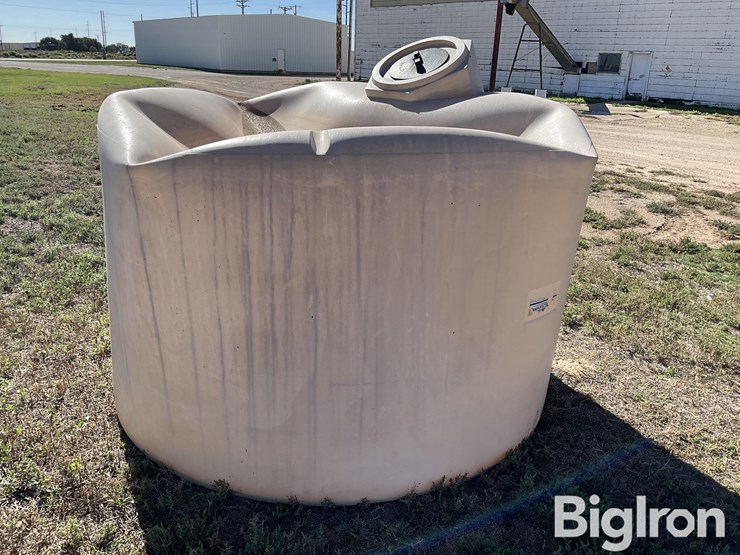 1600-gallon-liquid-fertilizer-poly-tank-image-5