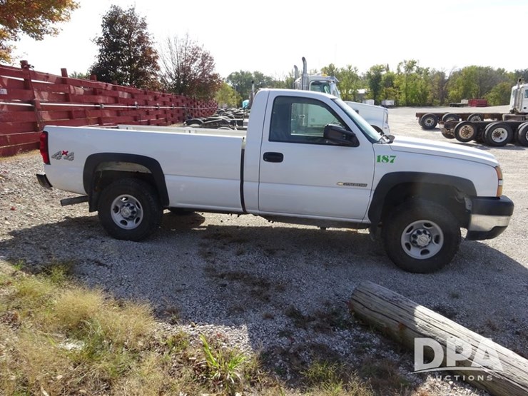 2006-chevrolet-2500hd-image-11