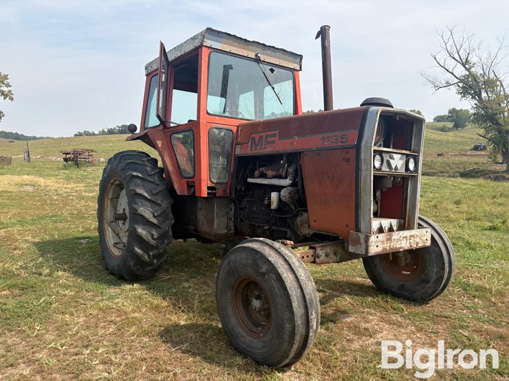 1974-massey-ferguson-1135-image-3