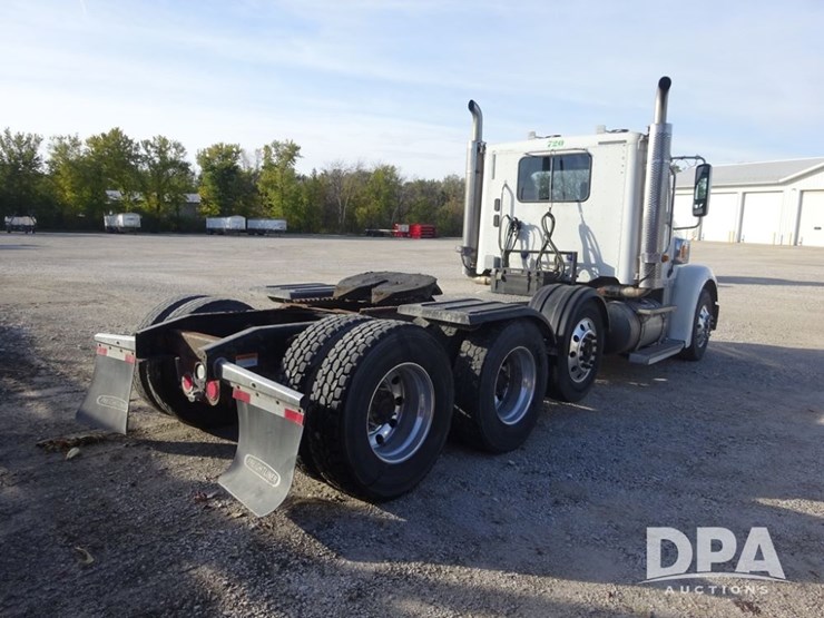 2016-freightliner-coronado-day-cab-glider-truck-(pz13982,-unit-720)-image-18