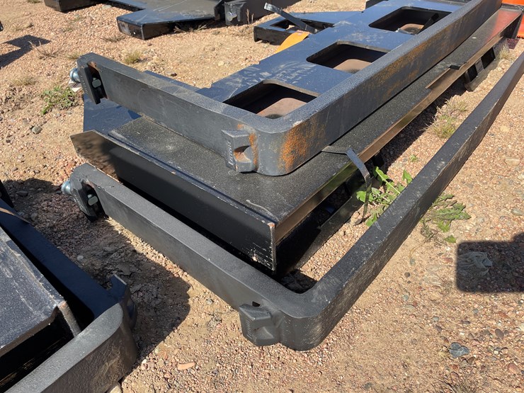 #4135-•-universal-pallet-fork-attachment-image-4