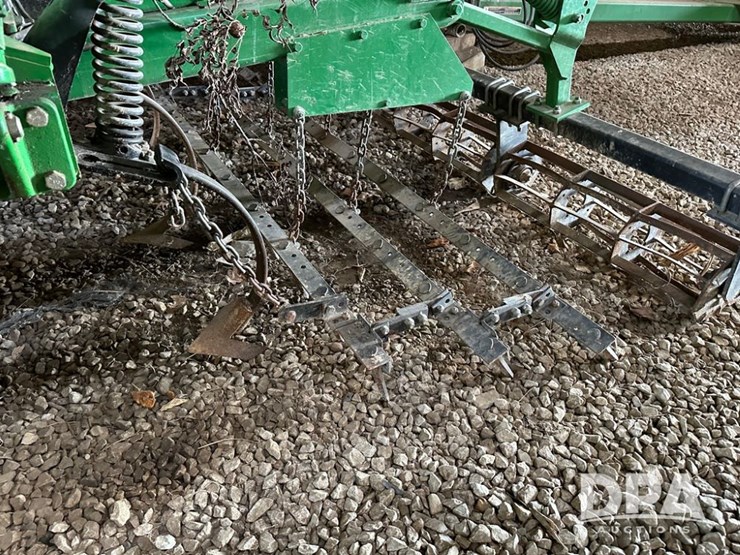 john-deere-2210-image-3