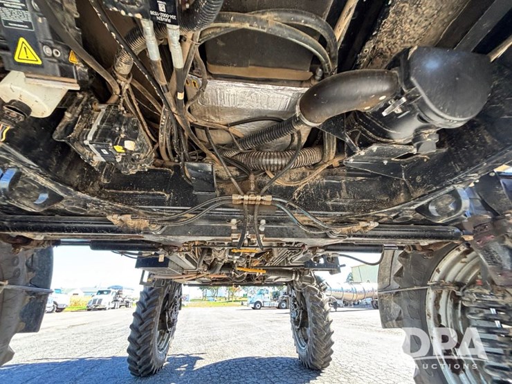 2020-case-ih-patriot-4440-image-71