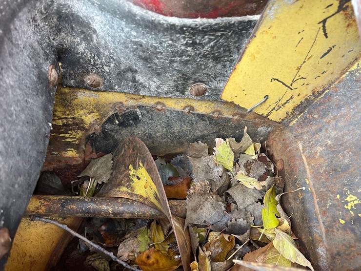 new-holland-354-image-13