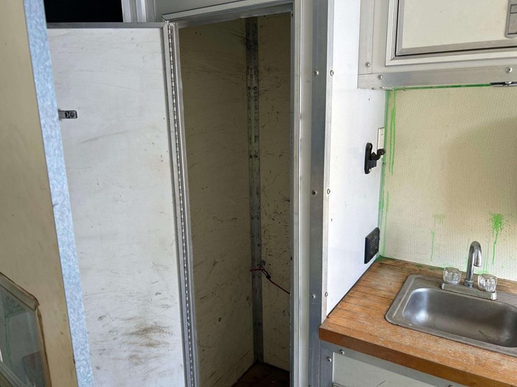 2015-ford-e350-image-22