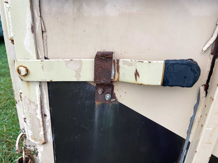 #8044-•-1986-3-horse-gooseneck-camper-trailer-(no-title)-image-42