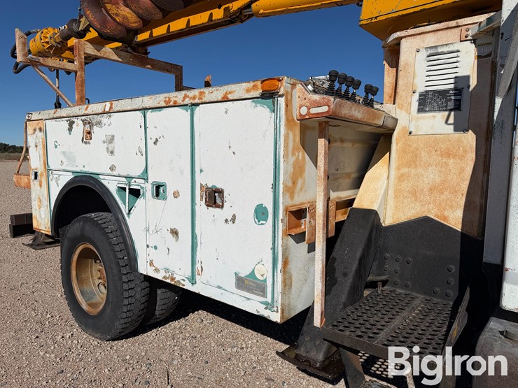 1989-ford-f800-image-16