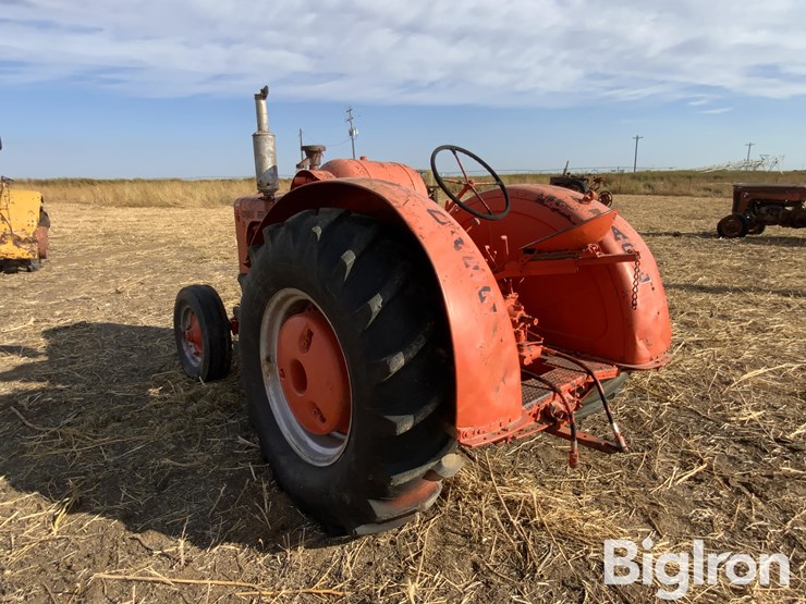 case-la-2wd-tractor-image-7