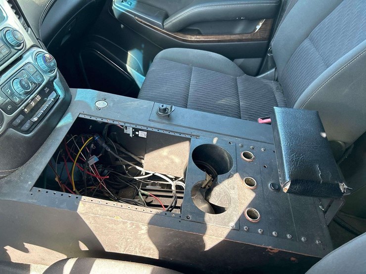 2016-chevrolet-tahoe-image-17