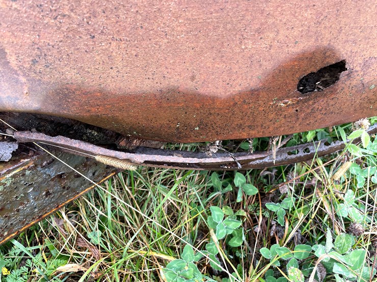 #8040-•-1998-corn-pro-tandem-axle-horse-trailer-(no-title)-image-12