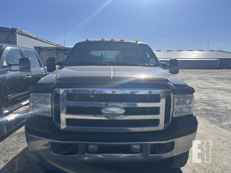 2006-ford-f350-sd-lariat-image-9