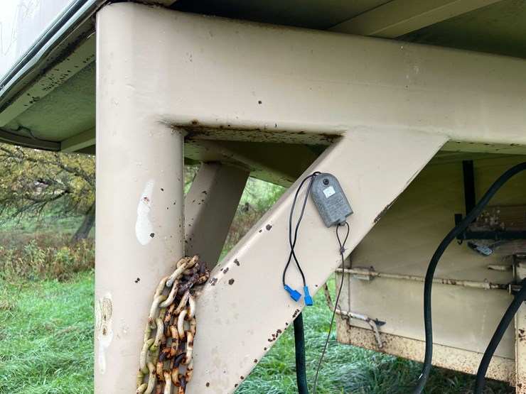 #8044-•-1986-3-horse-gooseneck-camper-trailer-(no-title)-image-26