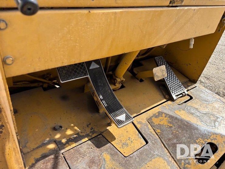 caterpillar-v40c-image-32