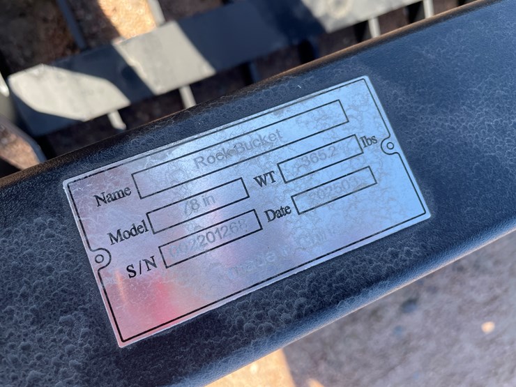#4110-•-78"-rock-bucket-attachment-image-9