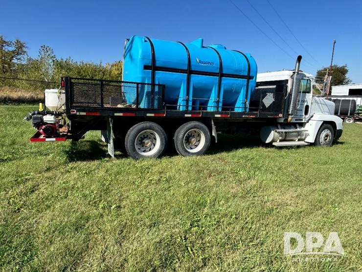 1993-freightliner-fld120-image-5