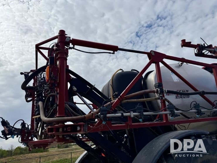 2020-case-ih-trident-5550-image-35