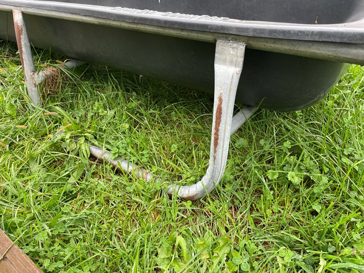 #9626-•-behlen-country-water-trough-image-2