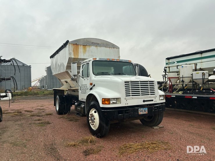1993-international-4700-image-1