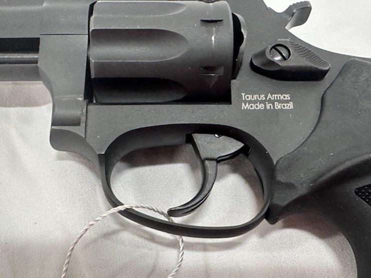 #2025-00067-•-taurus-942m-revolver-image-44