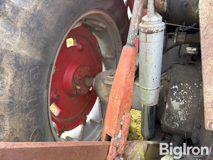 1973-massey-ferguson-1135-image-18