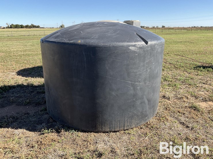 1550-gallon-liquid-fertilizer-poly-tanks-image-2
