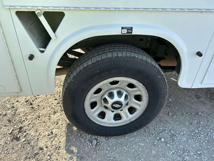 2013-chevrolet-silverado-3500hd-image-28