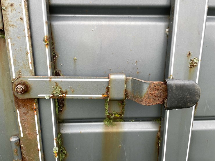 #8040-•-1998-corn-pro-tandem-axle-horse-trailer-(no-title)-image-19