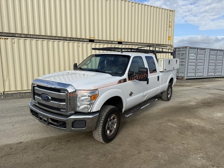 2015-ford-f350-xlt-image-1