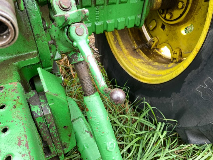 john-deere-3010-image-12