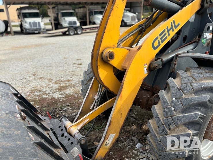 2018-gehl-750-image-10