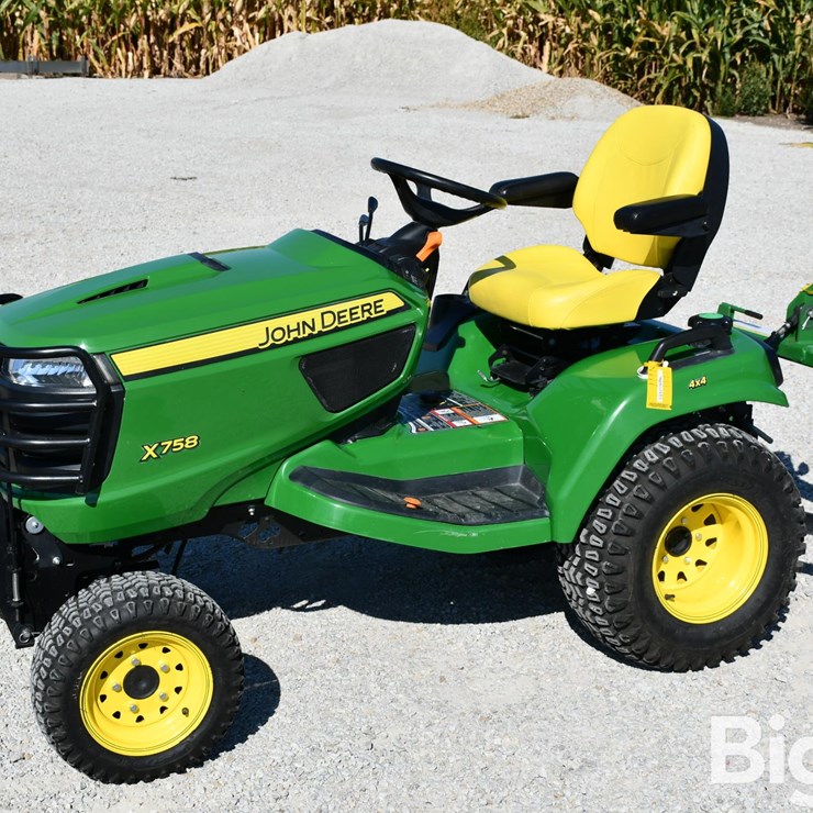 2018 JOHN DEERE X758