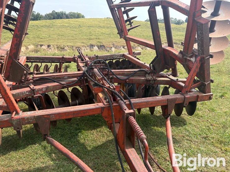 massey-ferguson-21-image-10