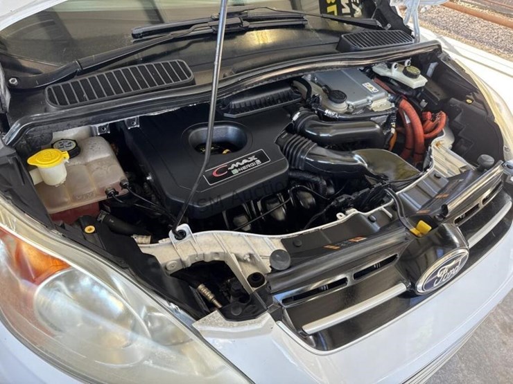 2013-ford-c-max-hybrid-wagon-image-10