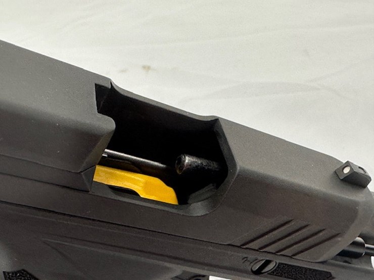 #2025-00065-•-taurus-gx4-pistol-image-33