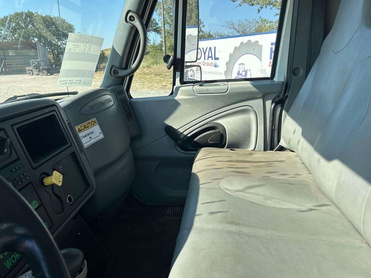 2005-international-durastar-4300-image-18