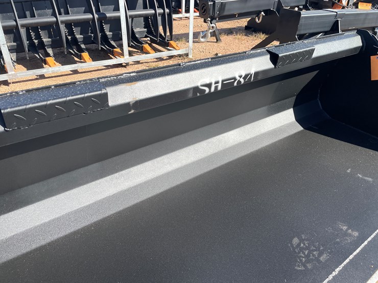 #4104-•-84"-bucket-attachment-image-4