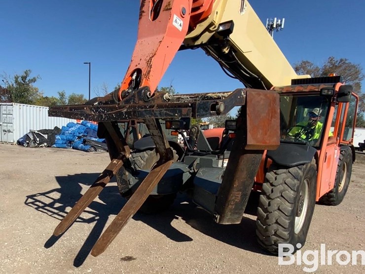 2010-jlg-g10-55a-image-15