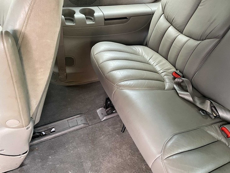 1999-chrysler-town-&-country-image-122