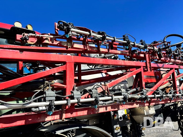 2020-case-ih-patriot-4440-image-74