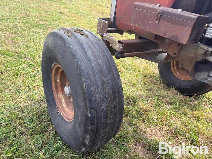 1977-massey-ferguson-1135-image-18